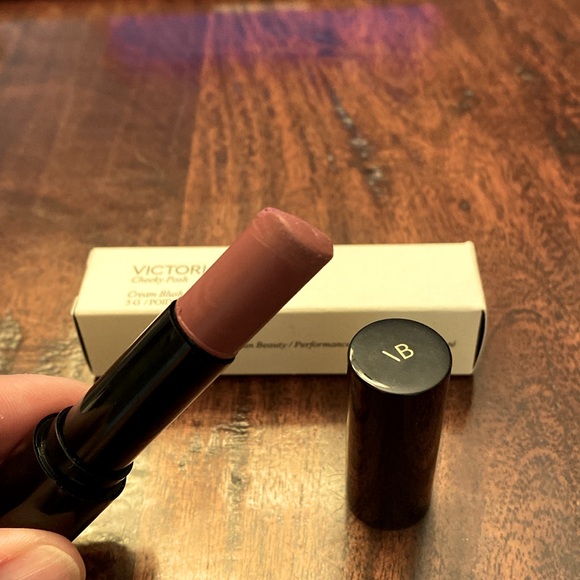 Victoria Beckham • Cheeky Posh • Cream Blush Stick • Shade: Fame - Picture 3 of 6